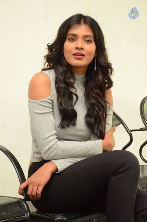 Hebah Patel New Photos - 1 / 42 photos