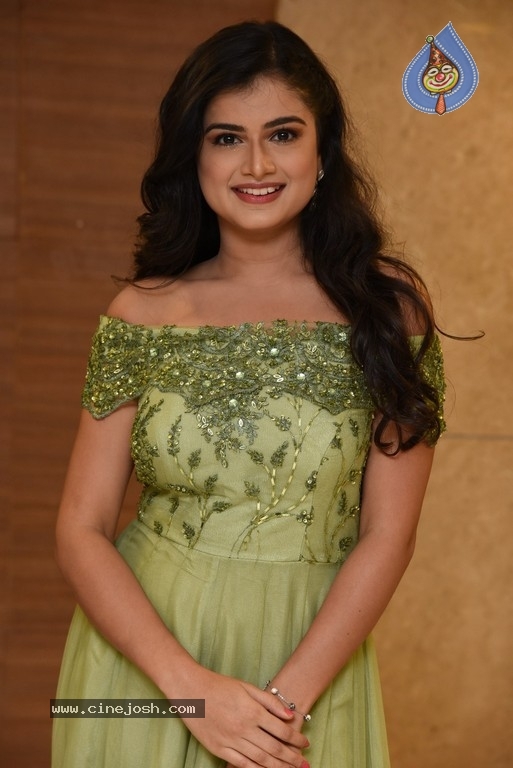 Hemal Ingle New Pics - 8 / 14 photos