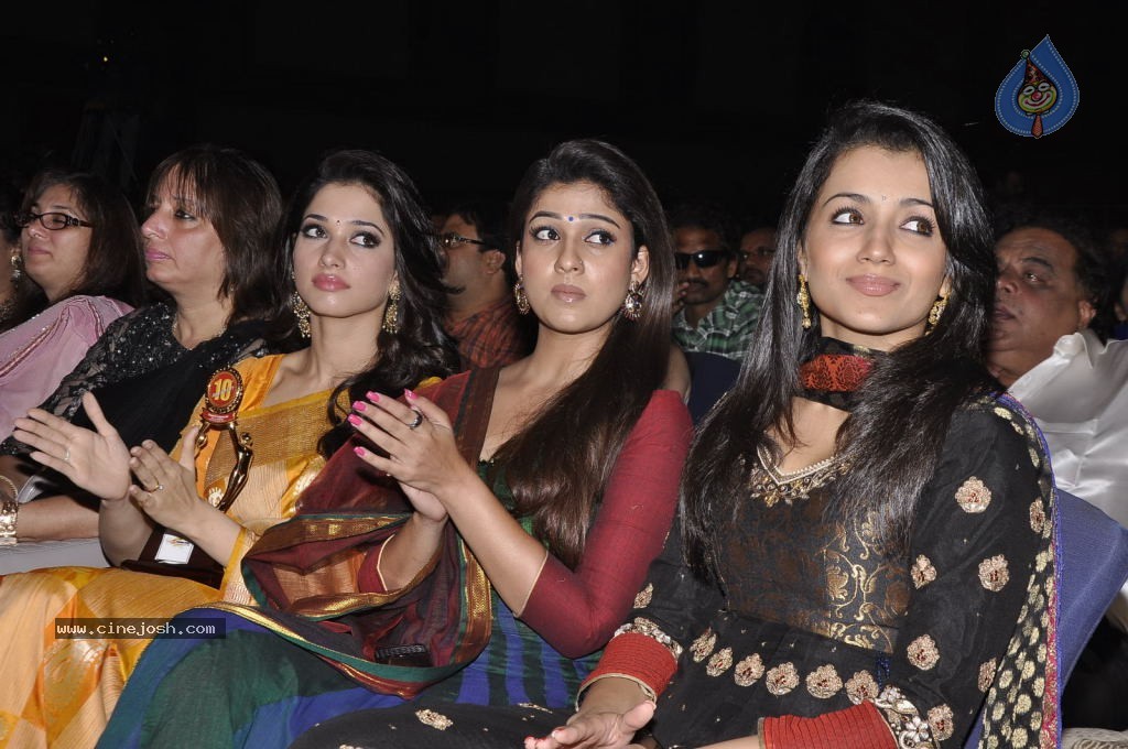 Heroines at Santosham Awards 2012 - 18 / 156 photos