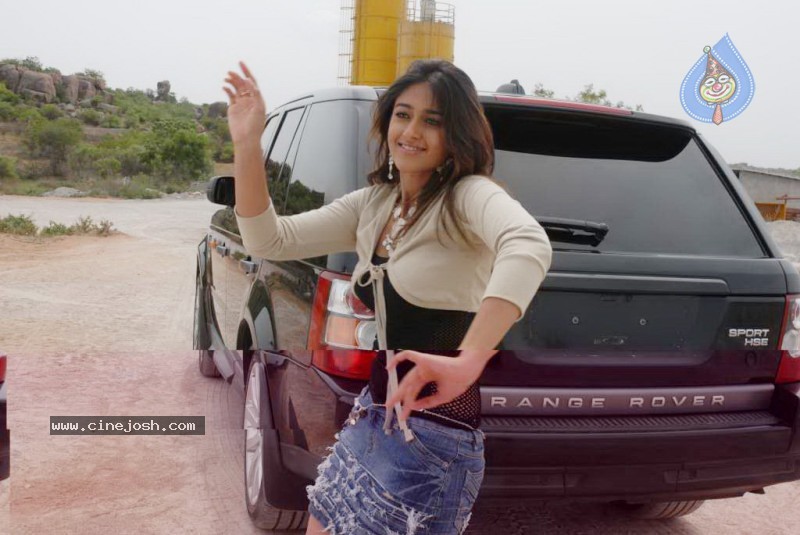 Ileana Latest Stills - 20 / 48 photos