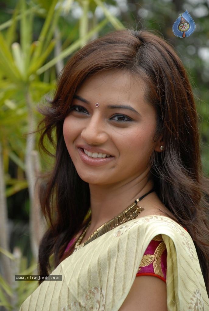 Isha Chawla Latest Photos - 15 / 60 photos