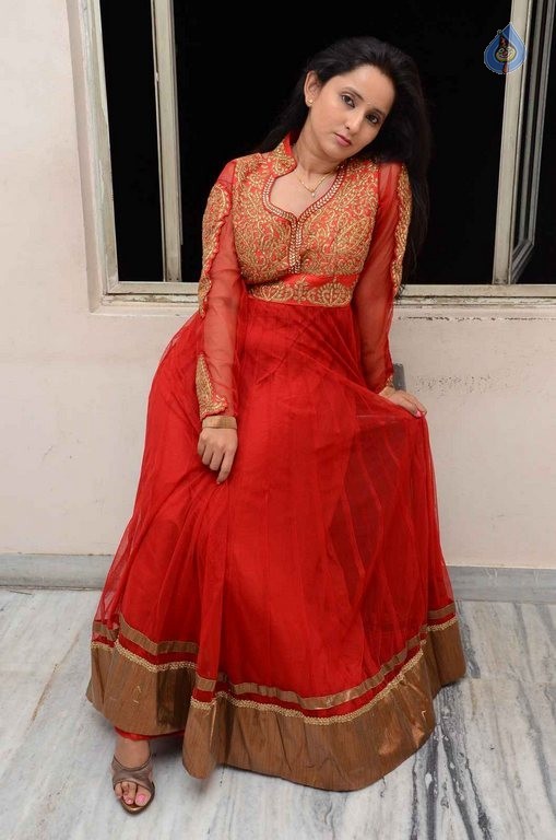 Ishika Singh Latest Photos - 10 / 33 photos