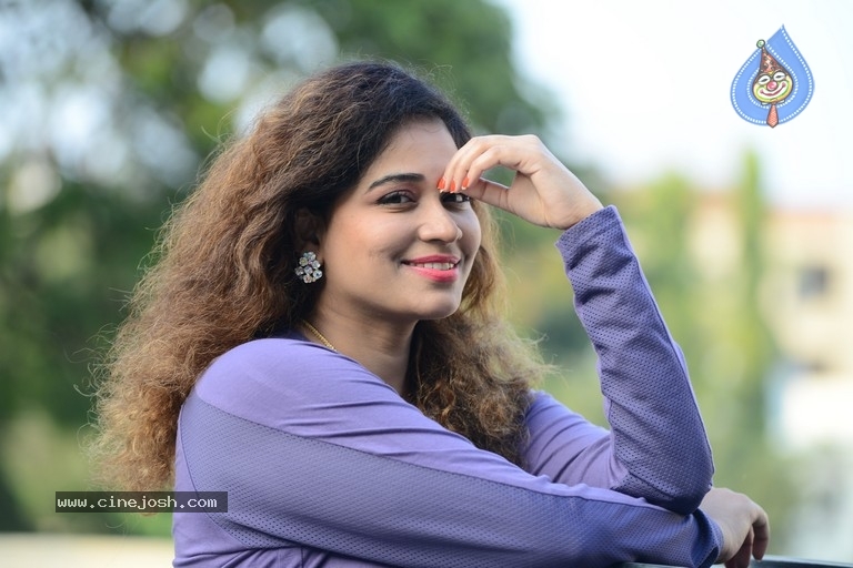 Jayathi New Stills - 7 / 21 photos