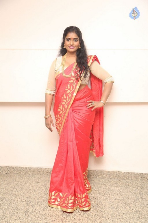 Jayavani New Photos - 5 / 42 photos