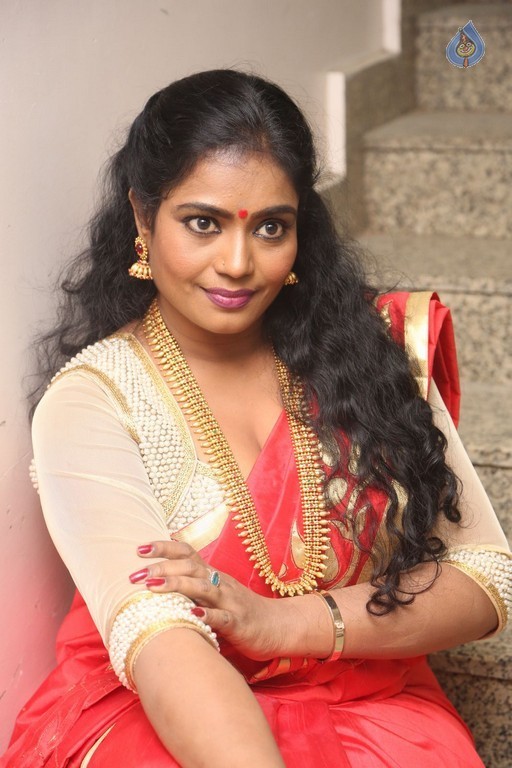 Jayavani New Photos - 19 / 42 photos