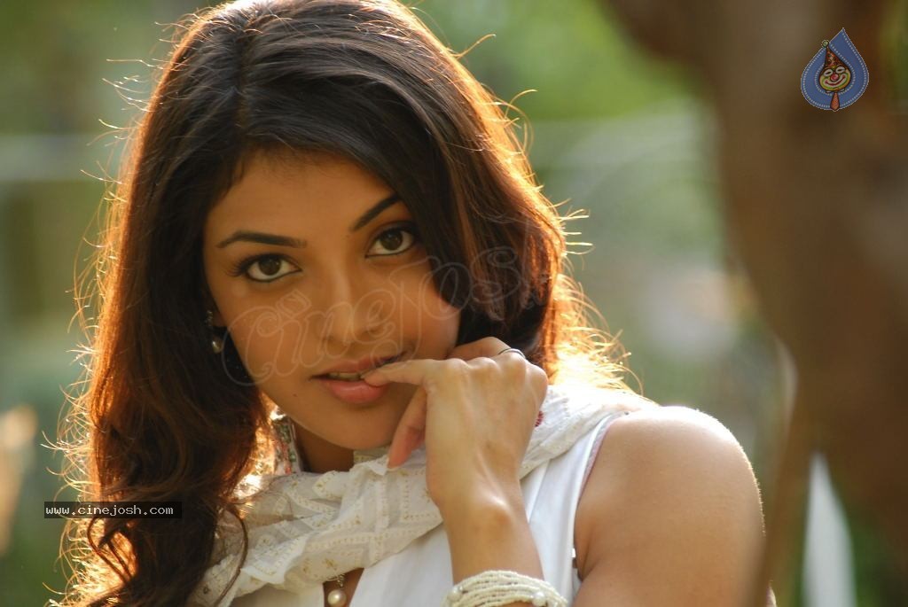 Kajal Agarwal New Stills - 13 / 61 photos