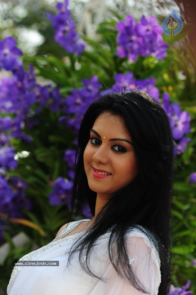 Kamna Jethmalani New Stills - 15 / 49 photos