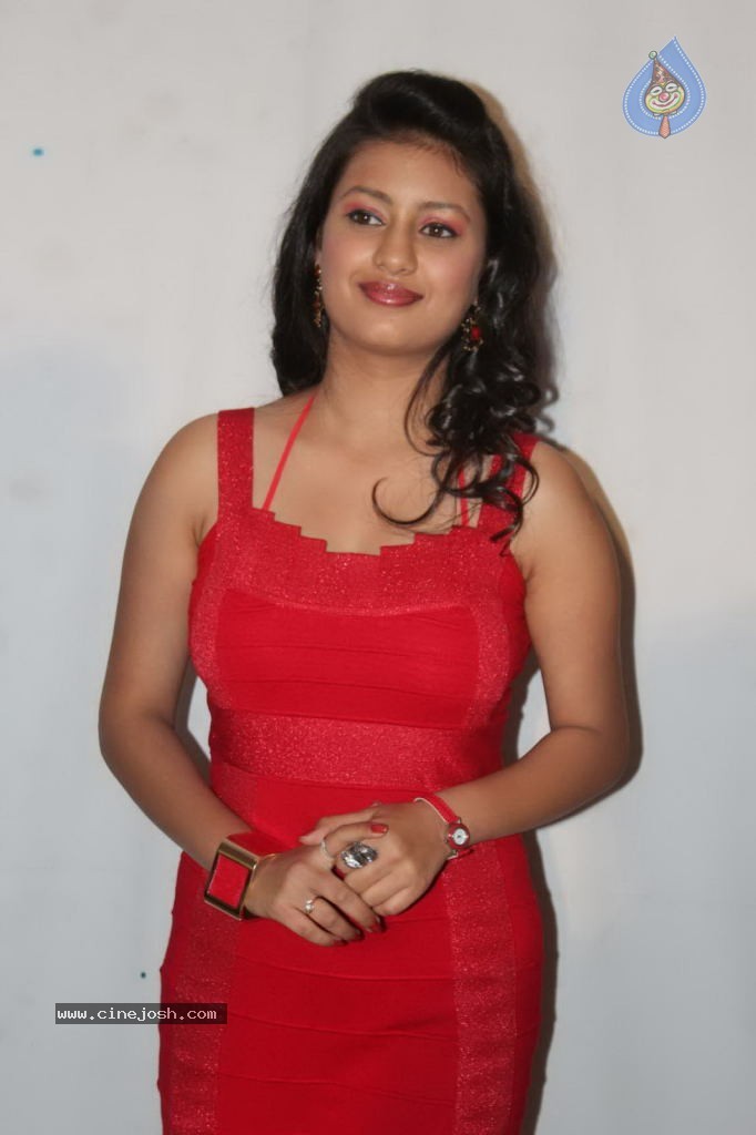 Kanika Tiwari New Stills - 6 / 17 photos