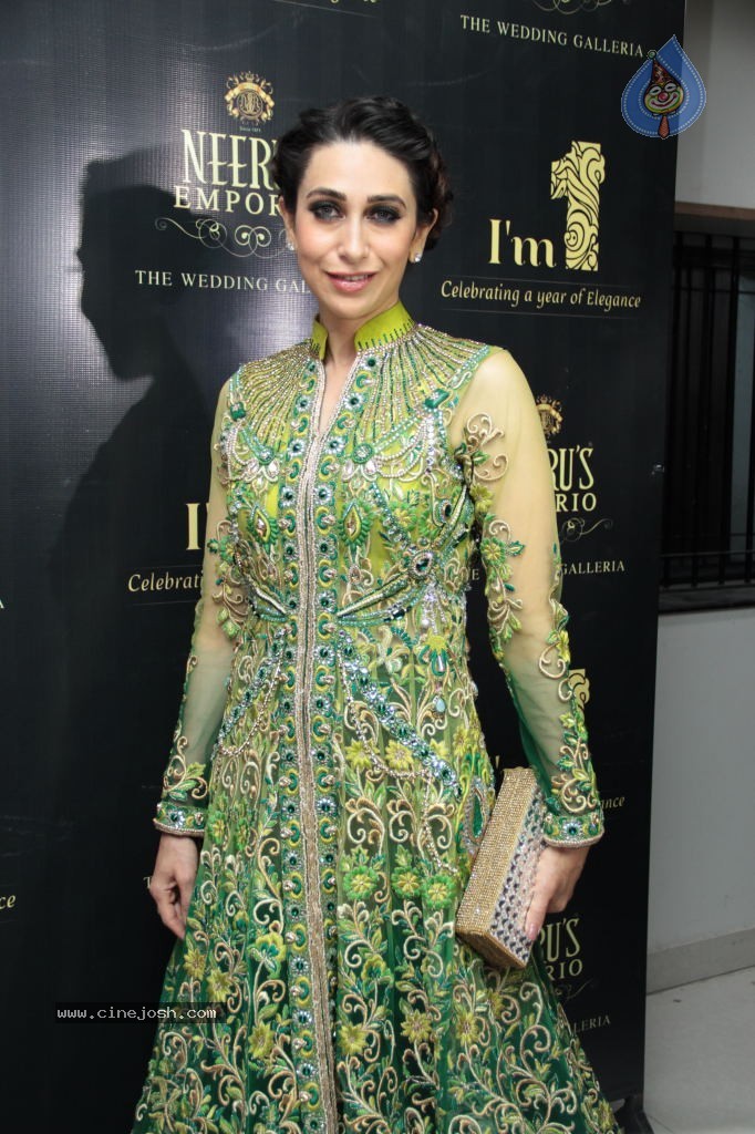 Karishma Kapoor Stills - 2 / 75 photos