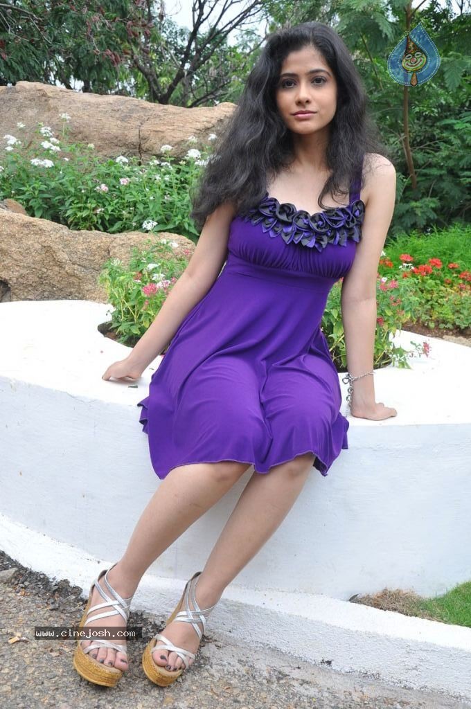 Kasmeera Hot Stills - 3 / 53 photos