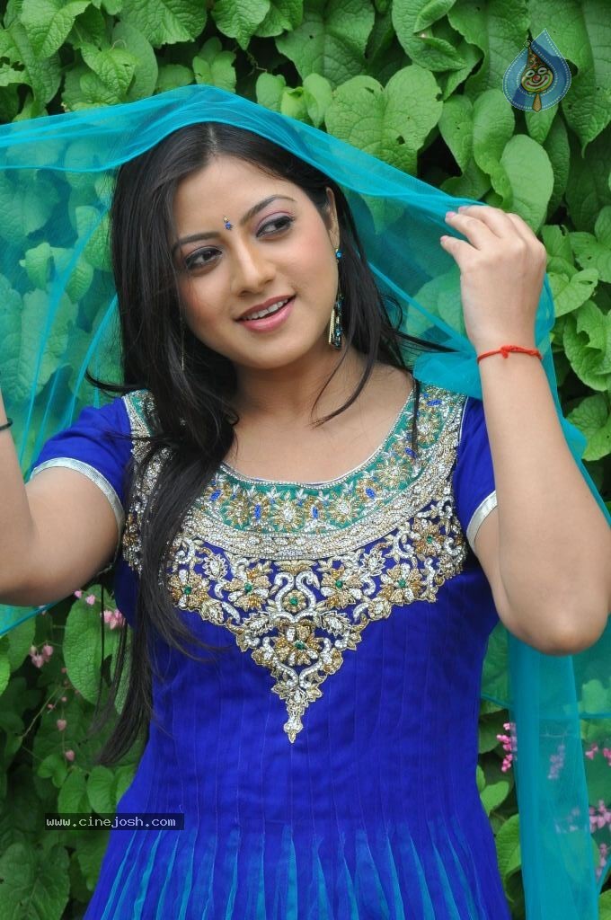 Keerthi Chawla Latest Stills - 10 / 87 photos