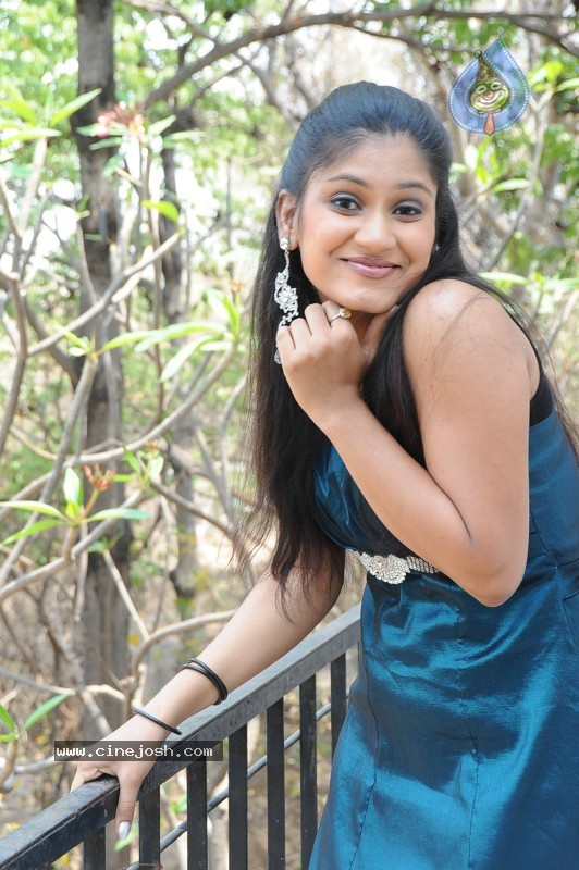 Keerthi  Gallery  - Siri Malle Puvvu - 10 / 52 photos