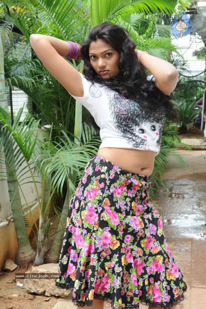 Keerthi Hot Stills - 12 / 36 photos