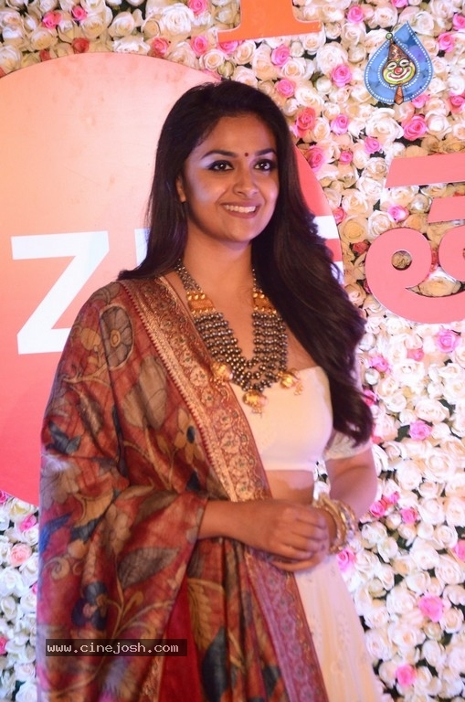 Keerthy Suresh at Zee Cine Awards 2018 - 7 / 20 photos