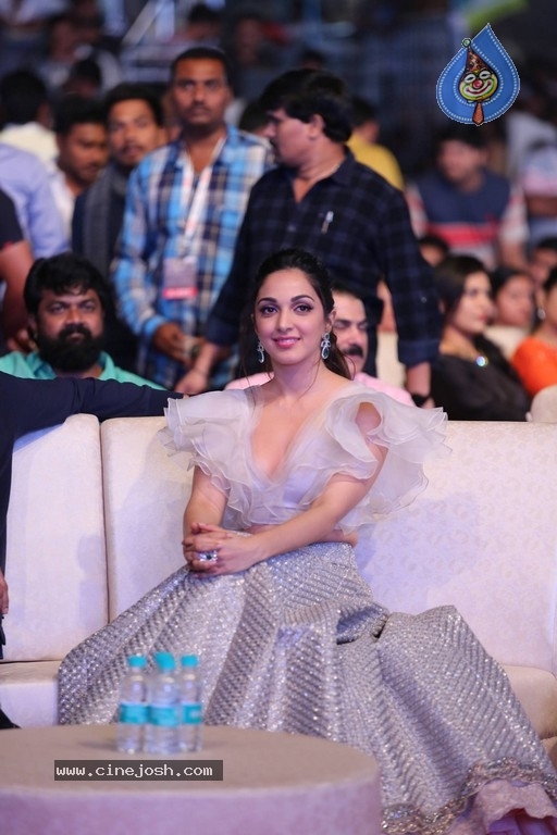 Kiara Advani at Bharat Bahiranga Sabha - 19 / 42 photos