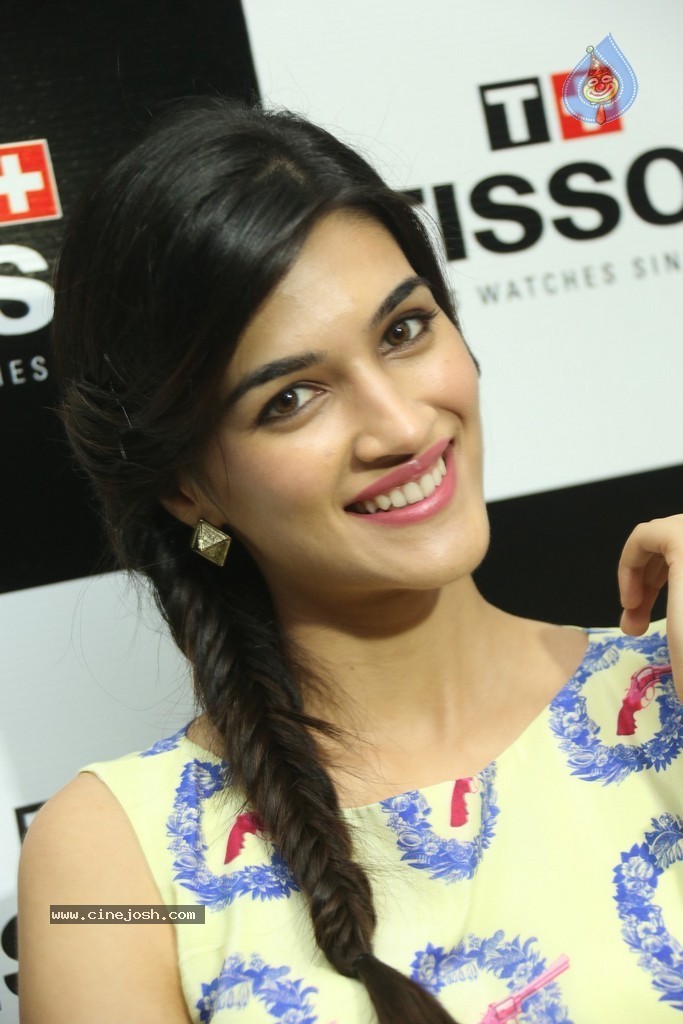 Kriti Sanon Latest Stills - 10 / 152 photos