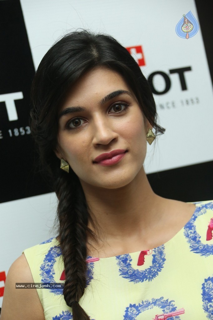 Kriti Sanon Latest Stills - 17 / 152 photos