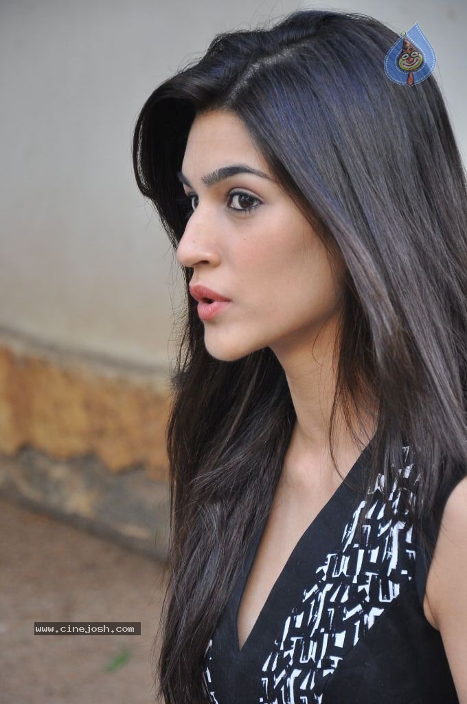 Kriti Sanon Latest Stills - 11 / 169 photos