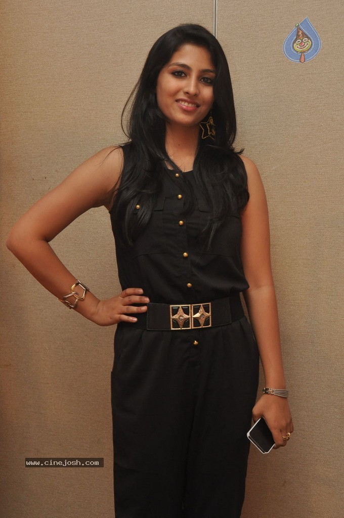 Kruthika Jayakumar Stills - 20 / 38 photos