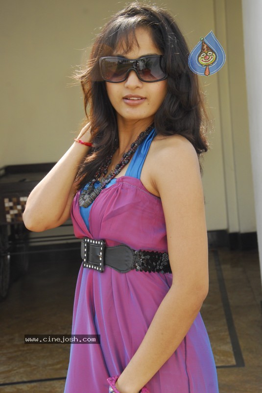 Madhavi Latha Actress Gallery - 7 / 48 photos