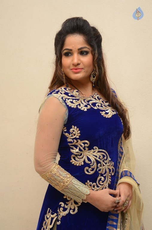 Madhavi Latha New Stills - 2 / 15 photos