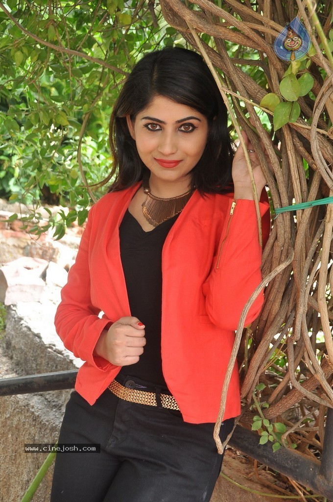 Madhulagna Das New Pics - 15 / 96 photos