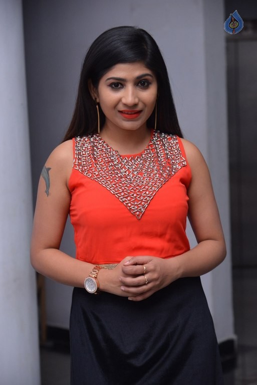 Madhulagna Das New Pics - 13 / 28 photos