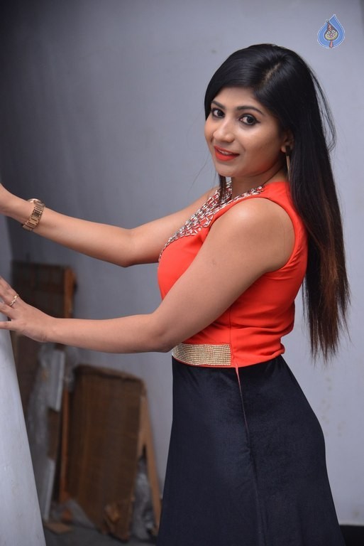 Madhulagna Das New Pics - 21 / 28 photos