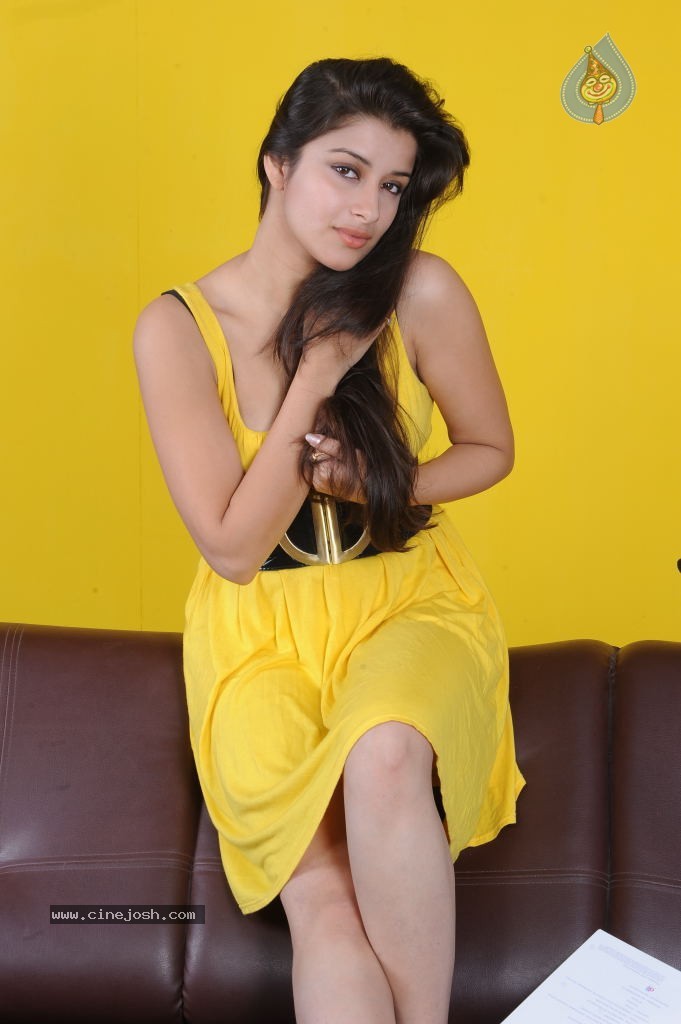 Madhurima Photos - 13 / 102 photos