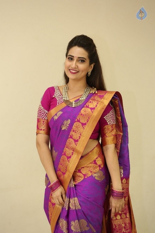 Manjusha Stills - 16 / 42 photos