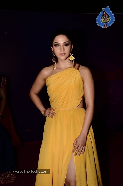 Mehreen at Zee Apsara Awards - 19 / 32 photos
