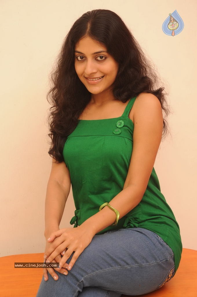 Mohana Hot Stills - 3 / 48 photos