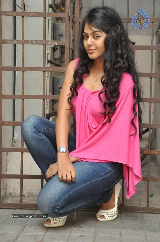 Monal Gajjar Latest Stills - 9 / 67 photos