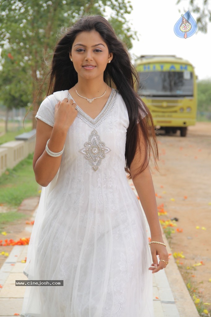 Monal Gajjar New Gallery - 19 / 50 photos