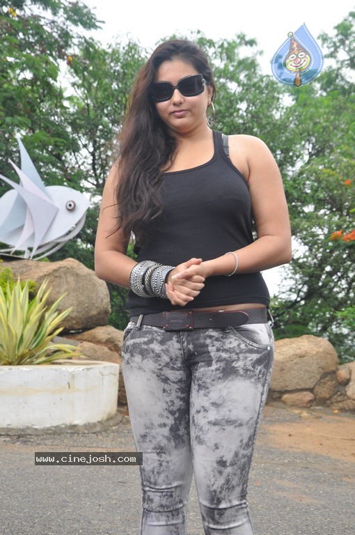 Namitha Hot Stills - 3 / 68 photos