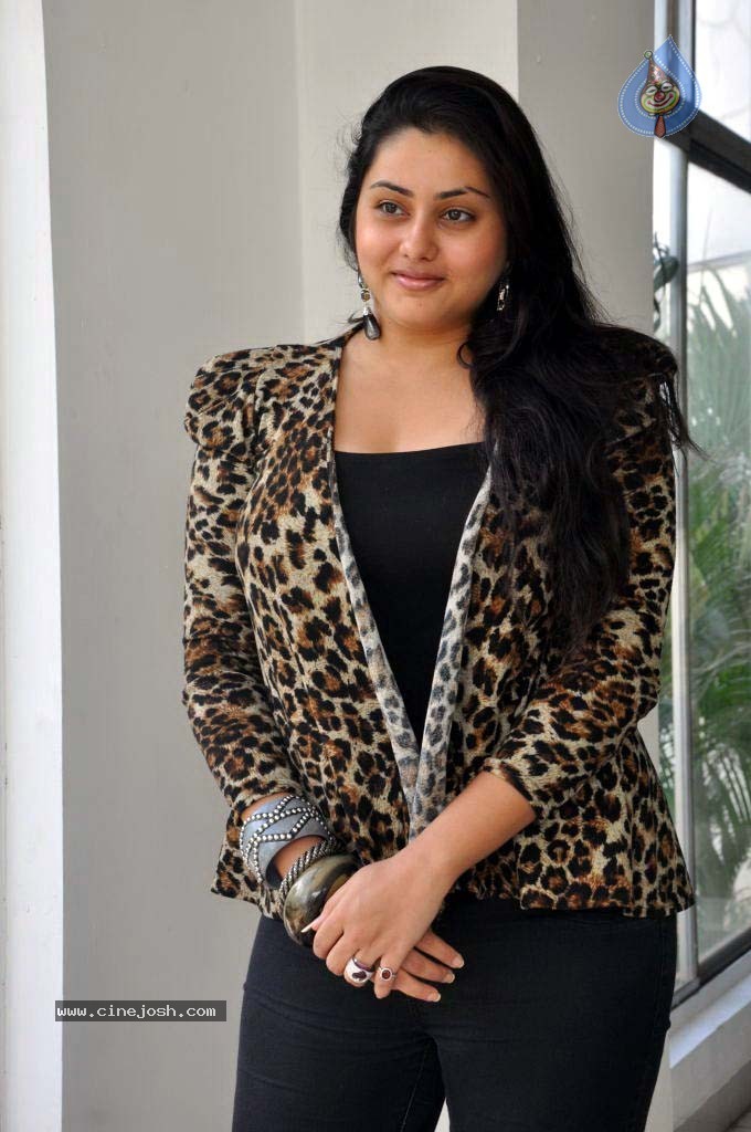 Namitha New Stills - 19 / 46 photos