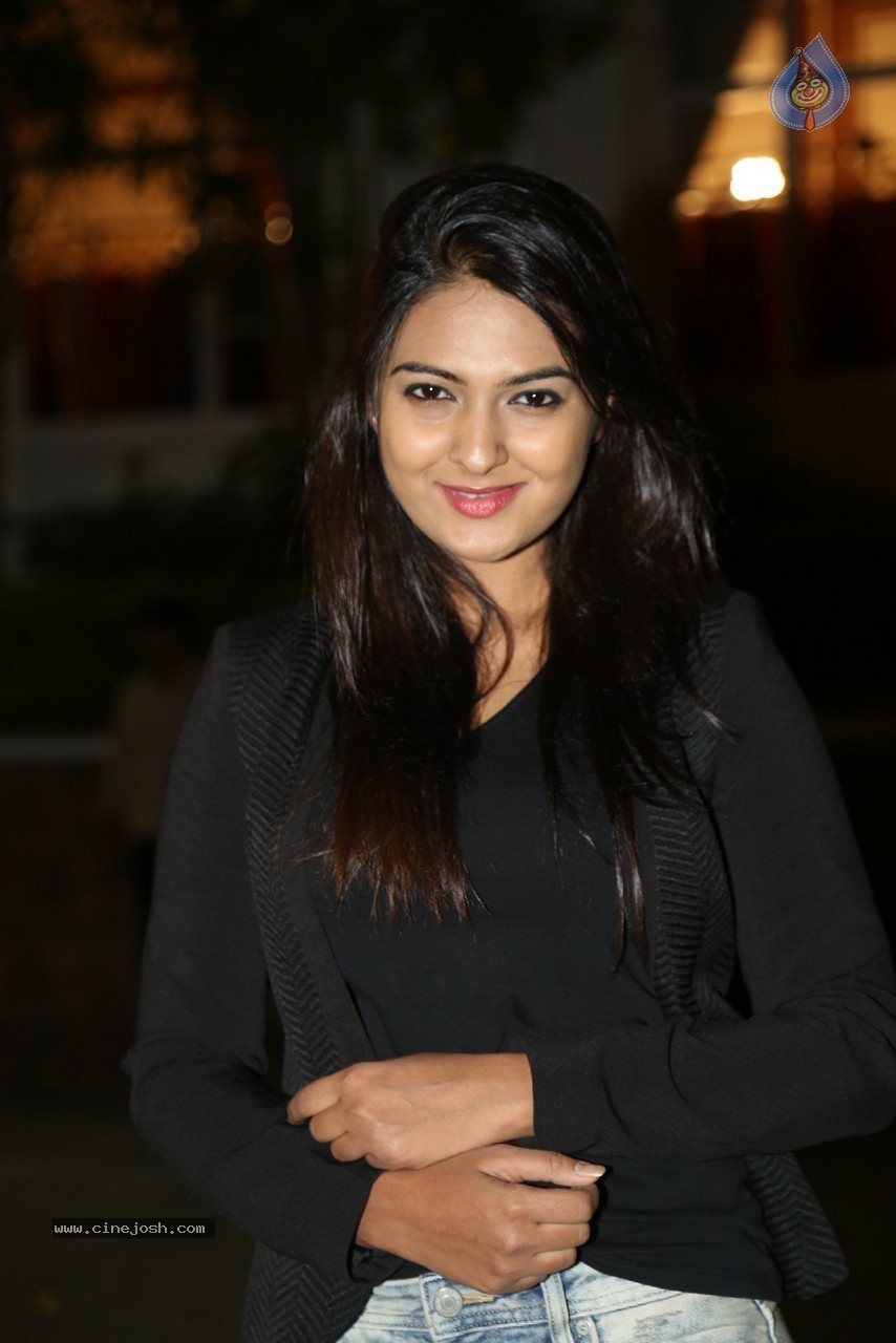 Neha Deshpande Latest Gallery - 18 / 64 photos