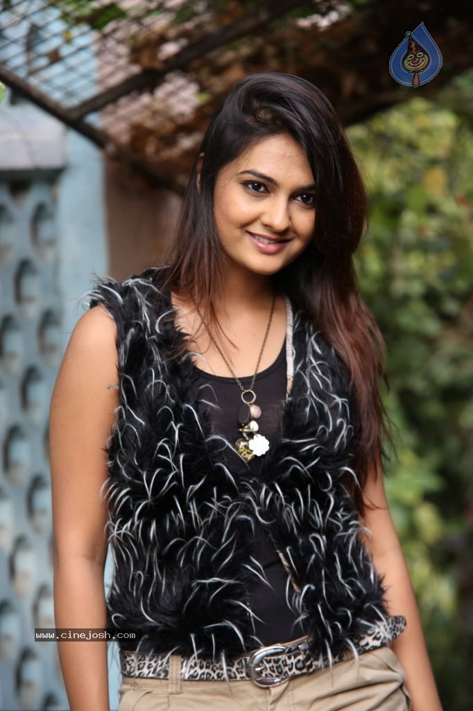 Neha Deshpande Latest Photos - 19 / 152 photos