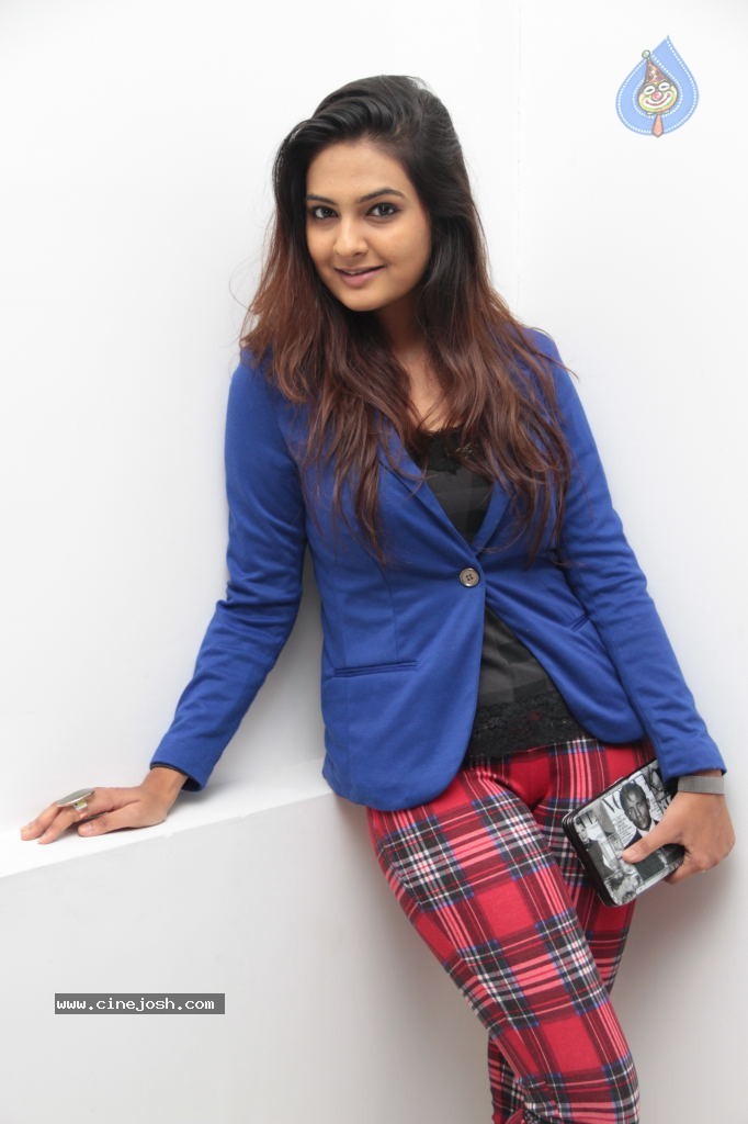 Neha Deshpande New Photos - 19 / 62 photos