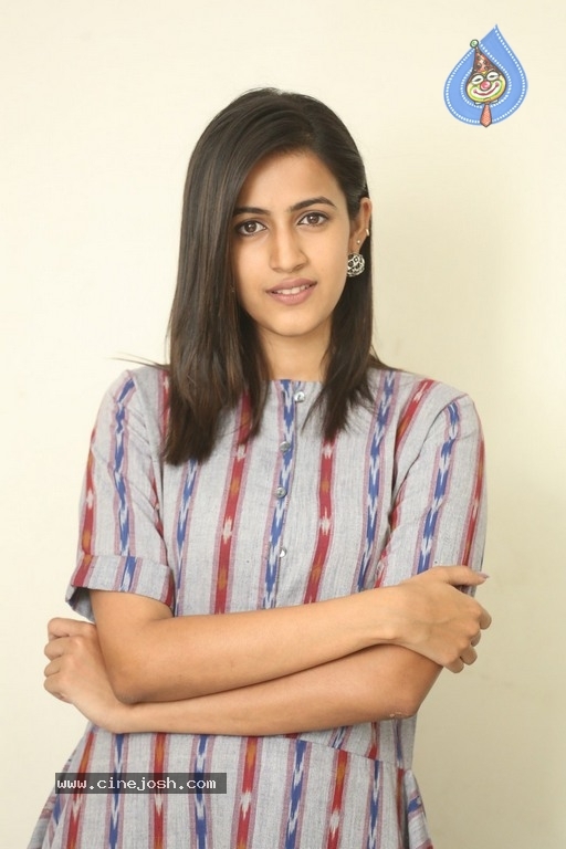 NIHARIKA Photos - 13 / 20 photos