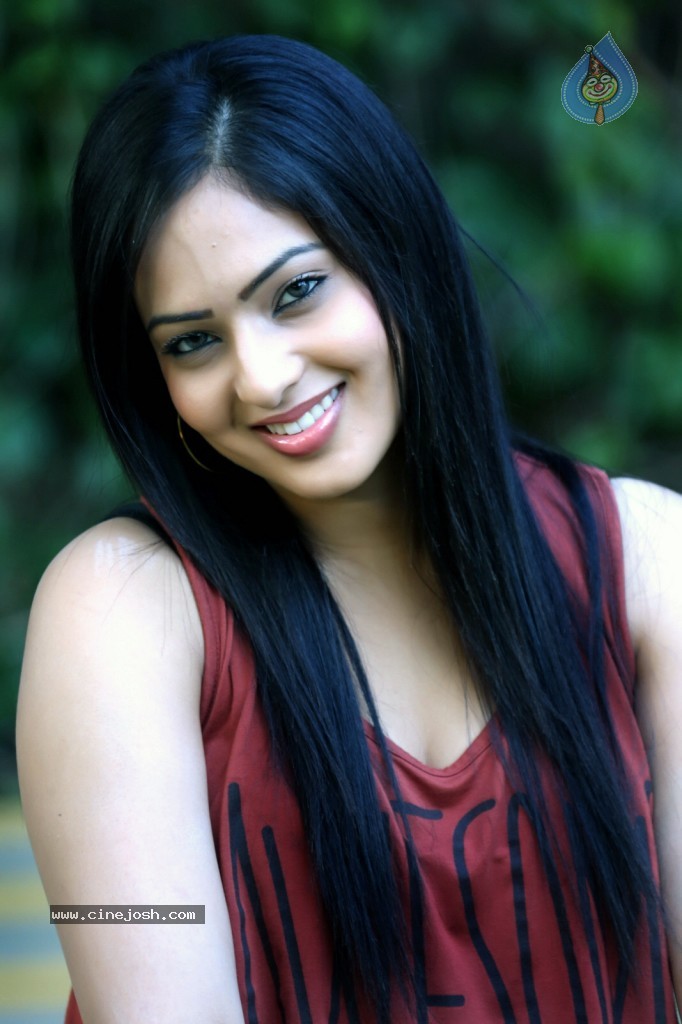 Nikesha Patel Latest Gallery - 21 / 125 photos