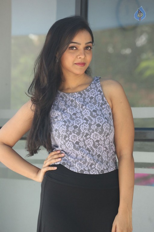 Nithya Shetty New Photos - 16 / 41 photos