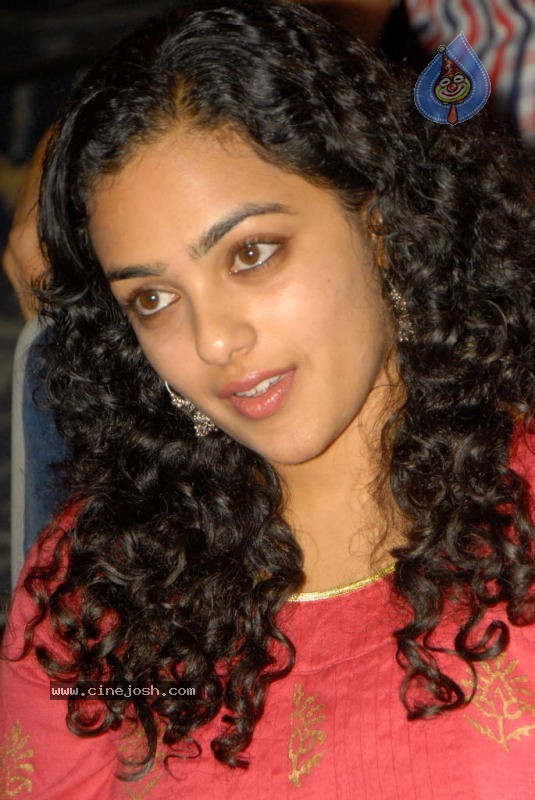 Nitya Menon Gallery - 17 / 37 photos