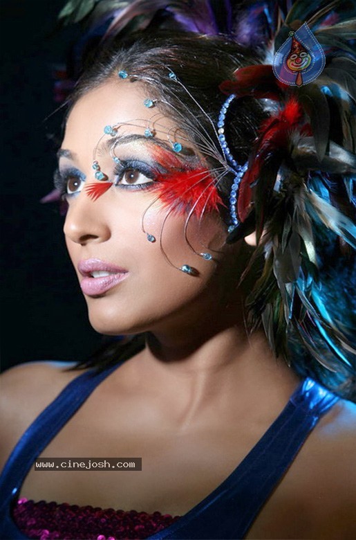 Padma Priya Stills (CineJosh Exclusive) - 17 / 38 photos