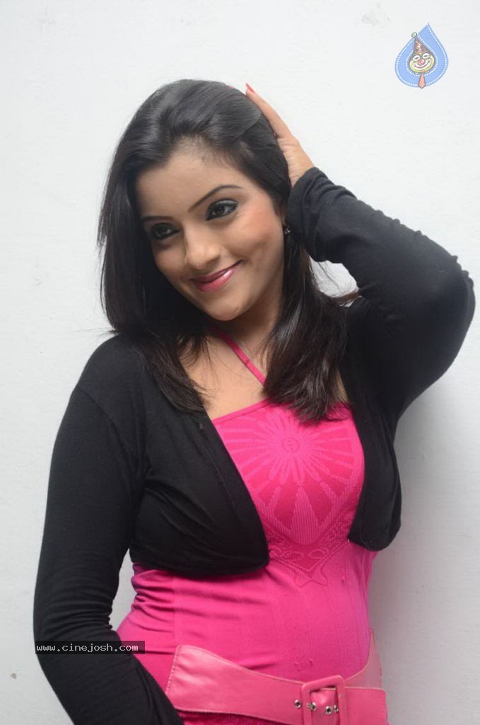 Padmini Stills - 20 / 44 photos