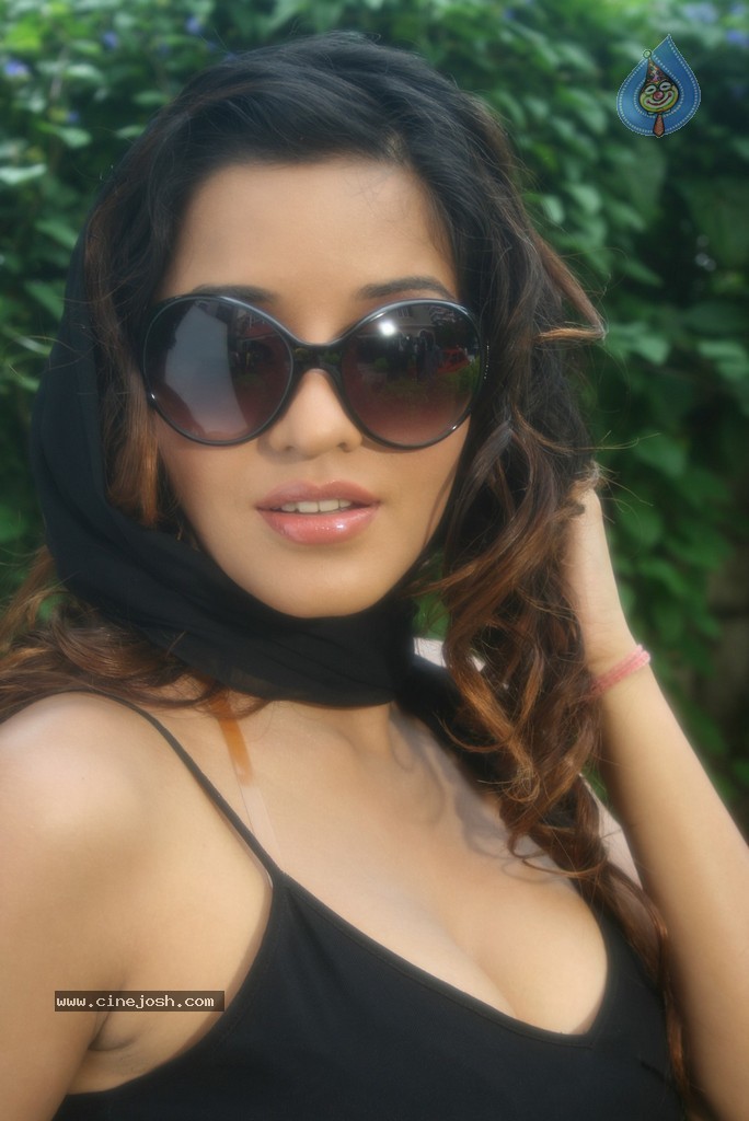 Parveen Begum Hot Stills - 17 / 61 photos