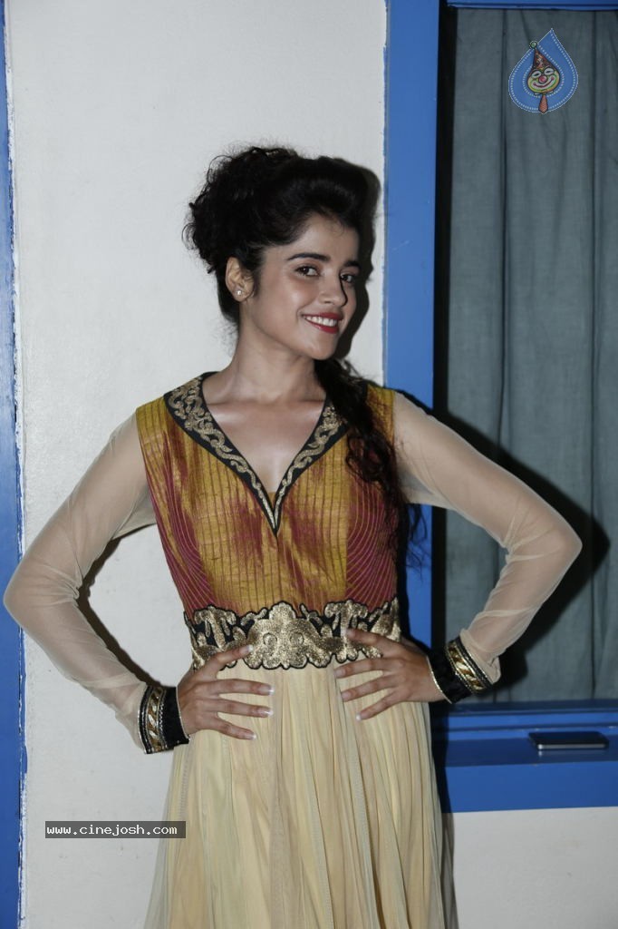 Piaa Bajpai New Stills - 17 / 63 photos