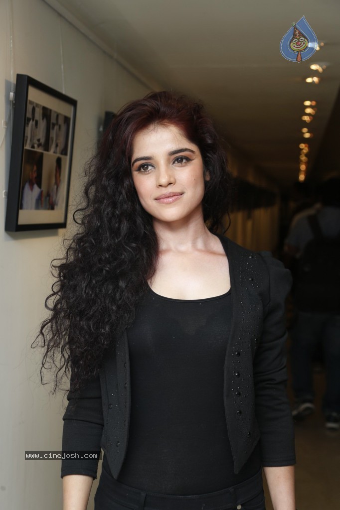 Piaa Bajpai Stills - 13 / 60 photos