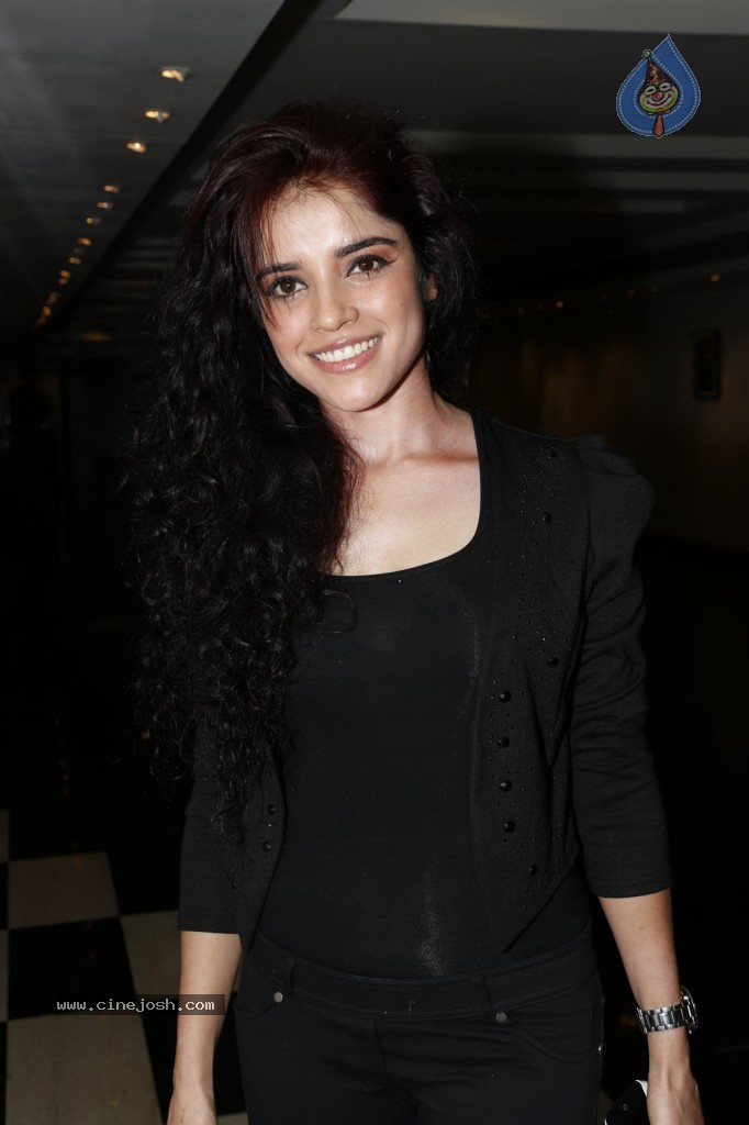 Piaa Bajpai Stills - 15 / 60 photos