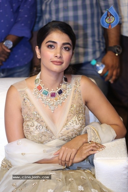 Pooja Hegde at Maharshi Pre Release Event  - 8 / 26 photos